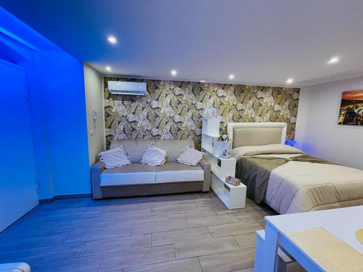 La Dimora Dei Sogni Sedil Capuano Home Suite Napoli Bagian luar foto