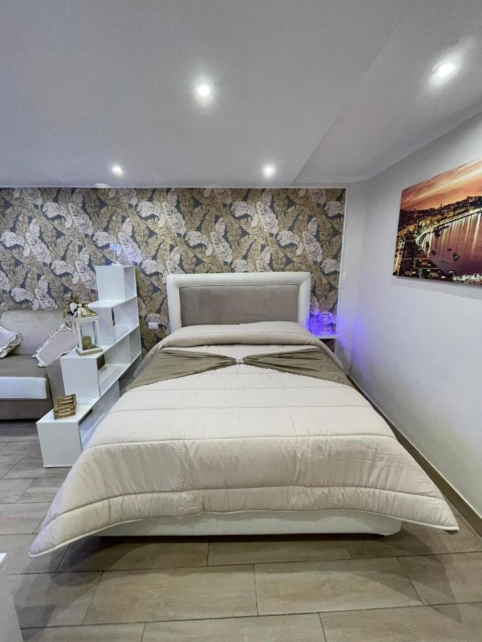 La Dimora Dei Sogni Sedil Capuano Home Suite Napoli Bagian luar foto