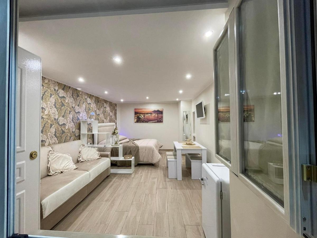 La Dimora Dei Sogni Sedil Capuano Home Suite Napoli Bagian luar foto