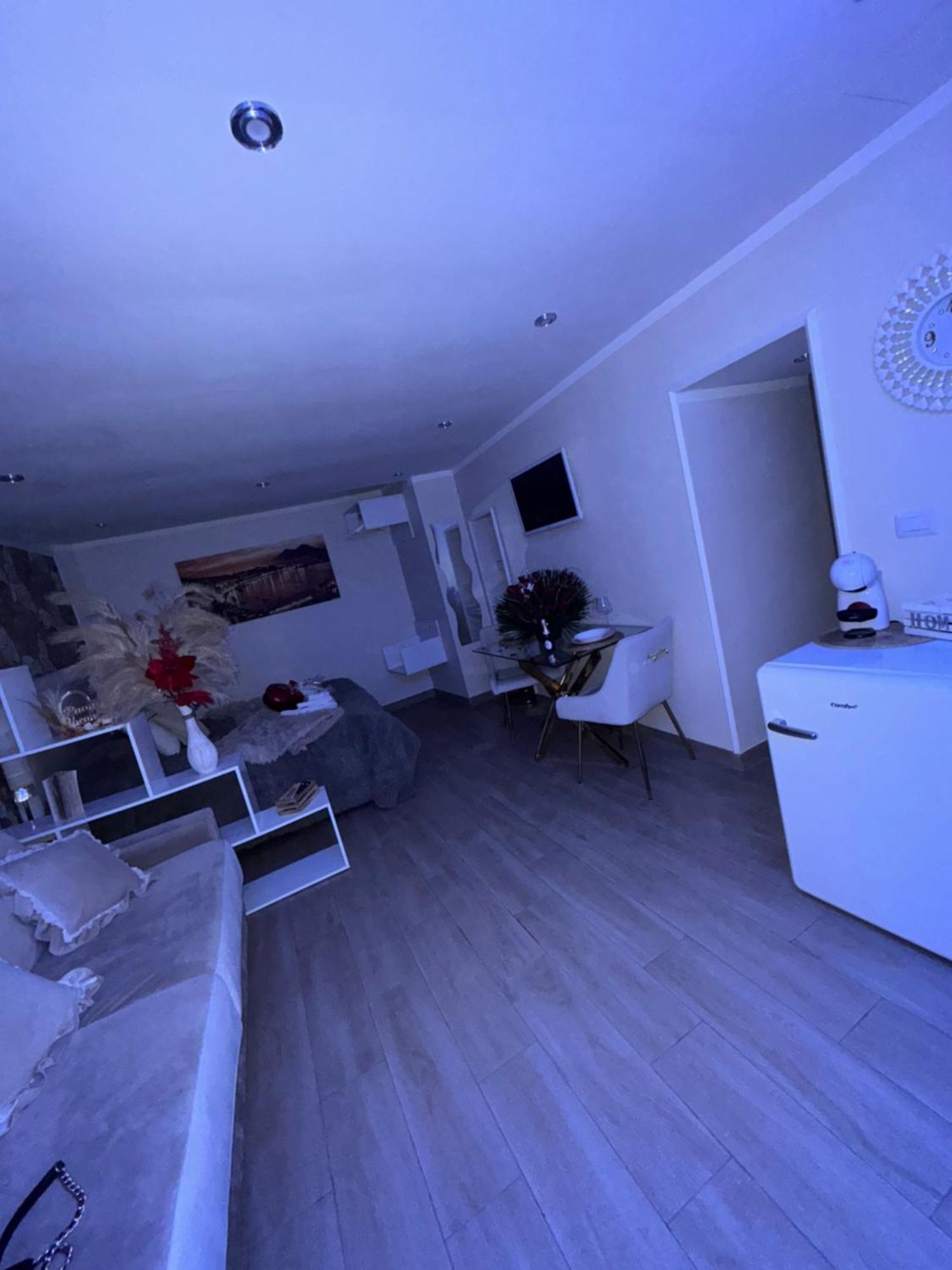 La Dimora Dei Sogni Sedil Capuano Home Suite Napoli Bagian luar foto